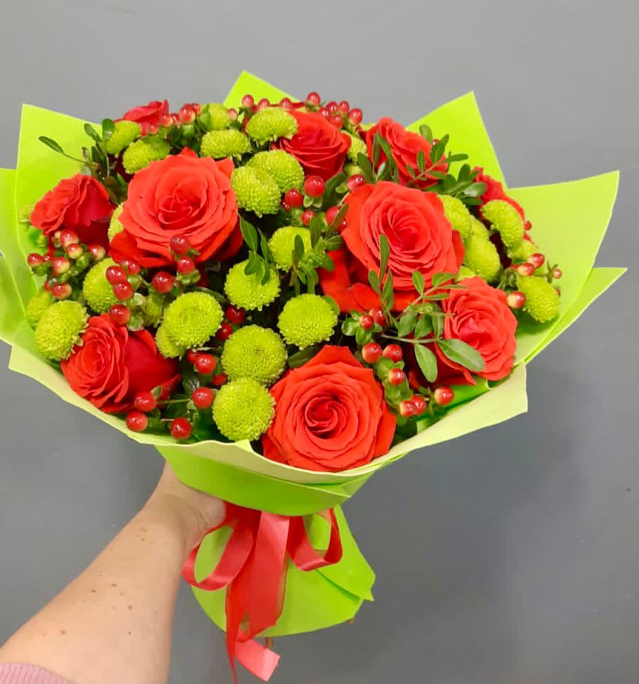 Букет цветов из: Хризантемы и Розы в Краснознаменске Калининградской области