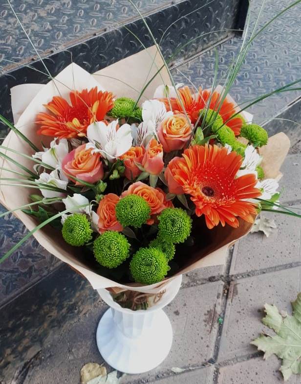 Букет цветов из: Герберы, Хризантемы, Альстромерии и Розы в Краснознаменске Калининградской области