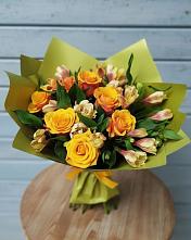 Букет цветов из:  Альстромерии и Розы в Краснознаменске Калининградской области