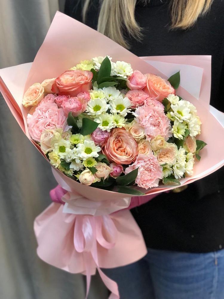 Букет цветов из: Гвоздики, Розы и Хризантемы в Краснознаменске Калининградской области