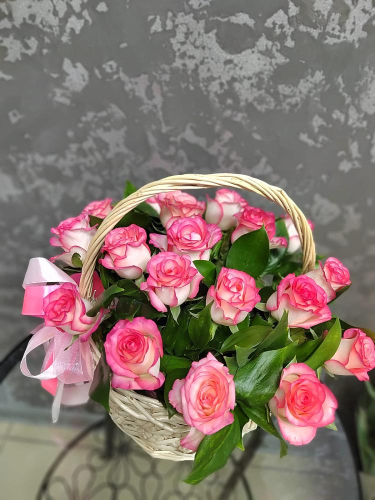 Цветочная композиция из Розы в корзине в Краснознаменске Калининградской области