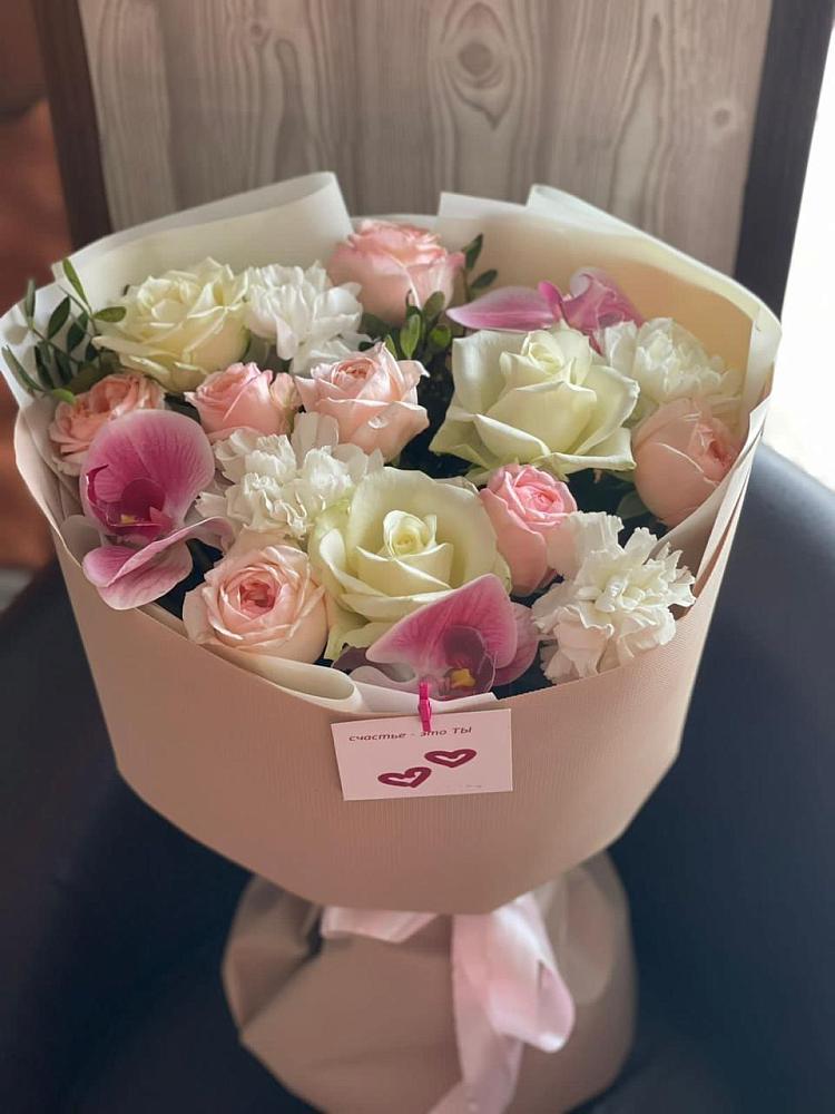 Букет цветов из: Орхидеи, Розы и Гвоздики в Краснознаменске Калининградской области