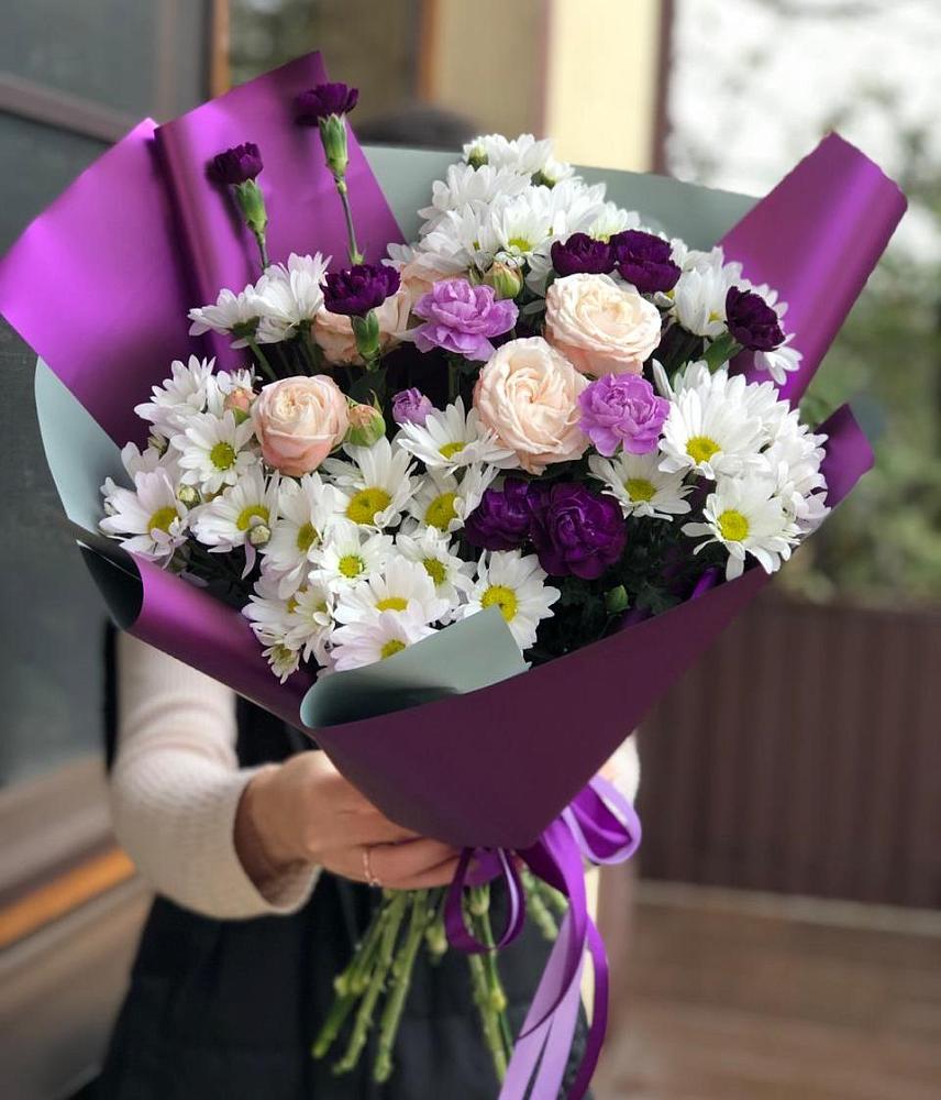 Букет цветов из: Хризантемы, Гвоздики и Розы в Краснознаменске Калининградской области