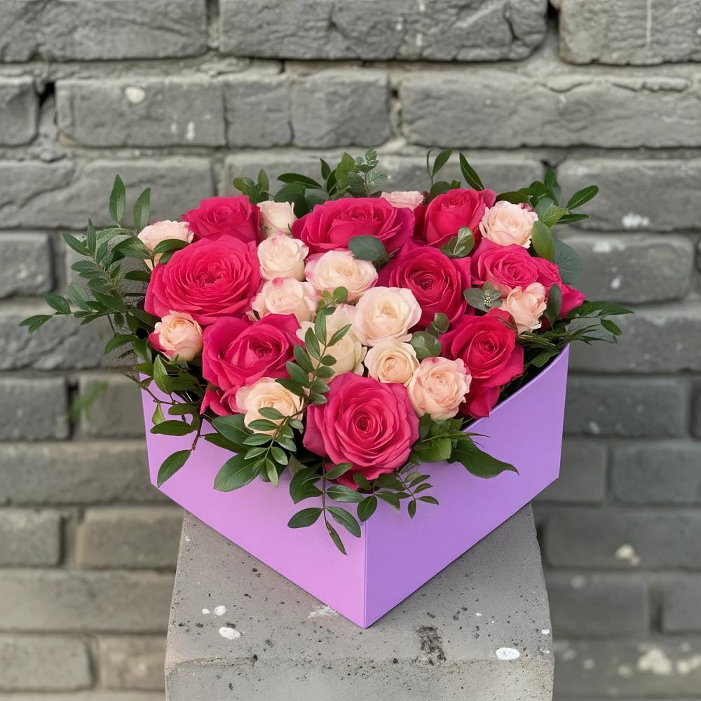 Цветочная композиция из Розы в коробке в Краснознаменске Калининградской области