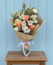 Букет цветов из:  Альстромерии, Лизиантусы, Розы и Хризантемы #REPLACE_PRED# Краснознаменске Калининградской области