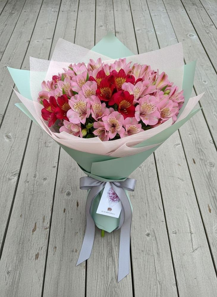 Букет цветов из: Альстромерии в Краснознаменске Калининградской области