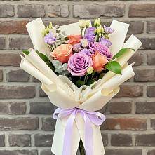 Букет цветов из:  Лизиантусы и Розы #REPLACE_PRED# Краснознаменске Калининградской области