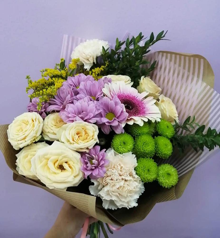 Букет цветов из: Хризантемы, Розы, Гвоздики и Герберы в Краснознаменске Калининградской области