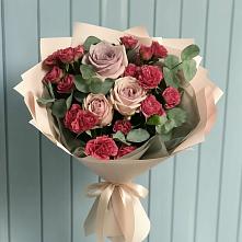 Букет цветов из:  Гвоздики и Розы в Краснознаменске Калининградской области