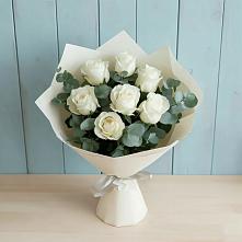 Букет Белые розы в Эвкалипте в Краснознаменске Калининградской области