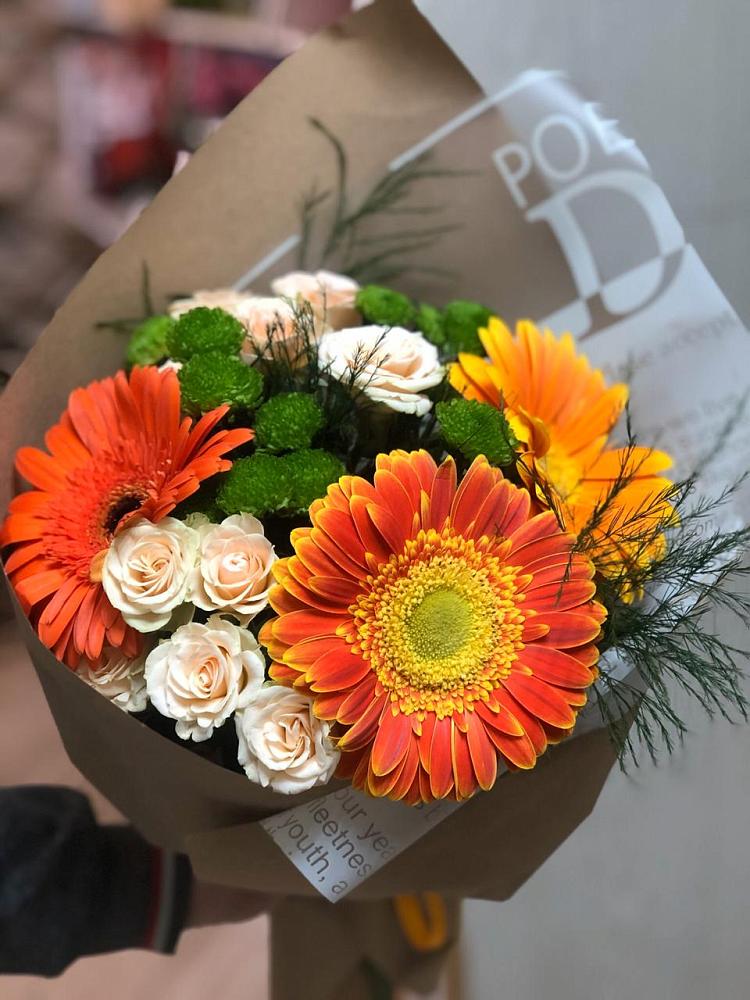 Букет цветов из: Герберы, Хризантемы и Розы в Краснознаменске Калининградской области