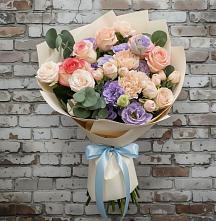 Букет цветов из:  Розы, Лизиантусы и Гвоздики в Краснознаменске Калининградской области