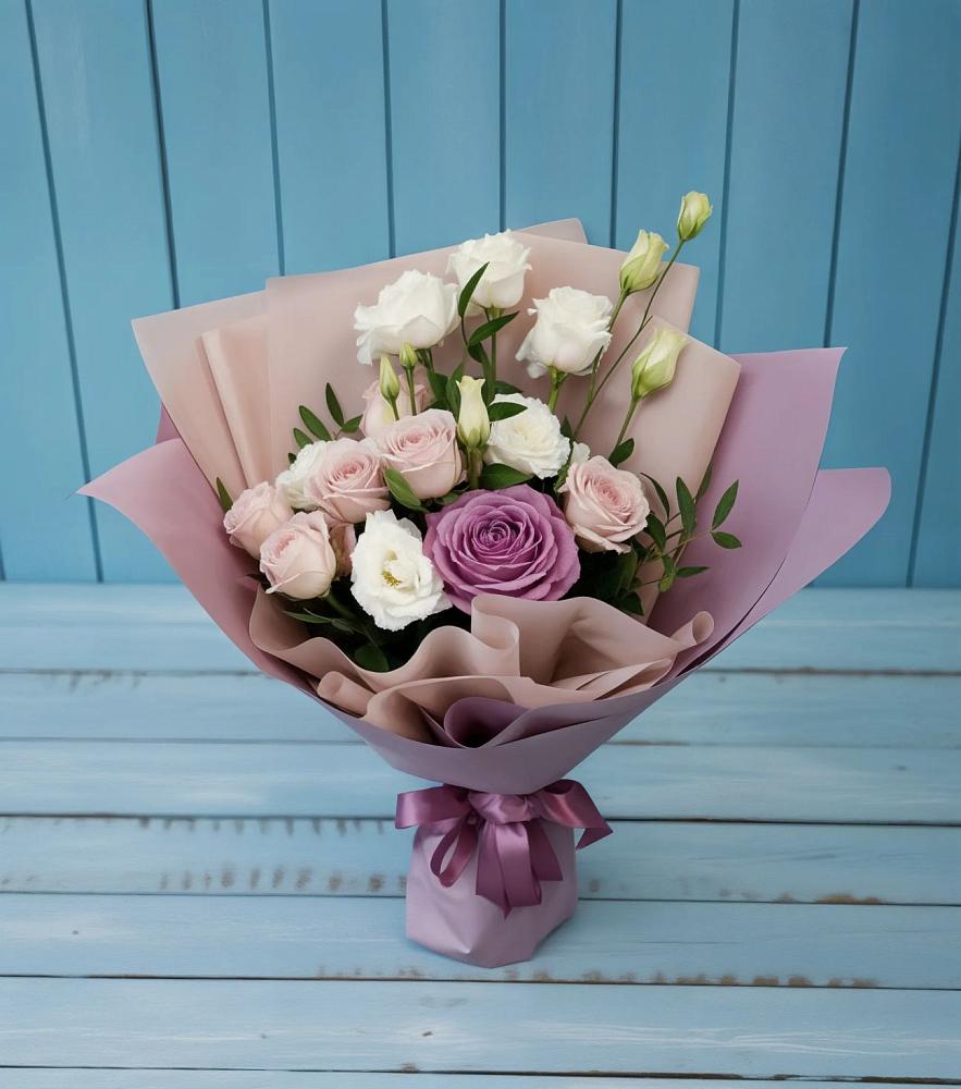 Букет цветов из: Розы и Лизиантусы в Краснознаменске Калининградской области